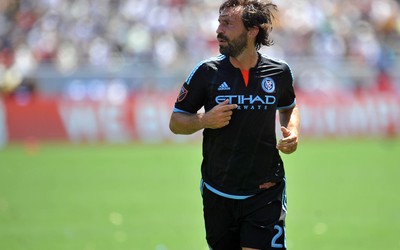 xingkong快讯-于帕梅卡诺解围失误导致丢球