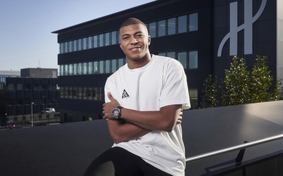 xingkong独家-凯利进球后国际足联表彰